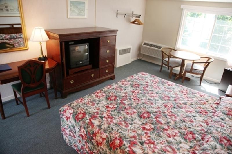 Centerville Corners Inn Стая снимка