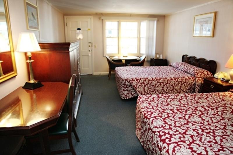 Centerville Corners Inn Стая снимка